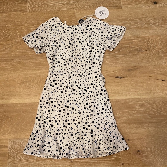 Princess Polly Dresses & Skirts - princess polly floral dress